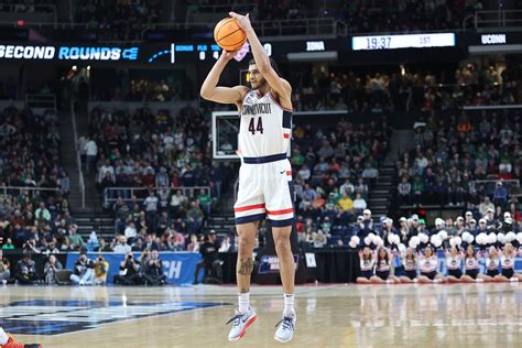 UConn Huskies square off against Iona Gaels in first round of NCAA Tournament