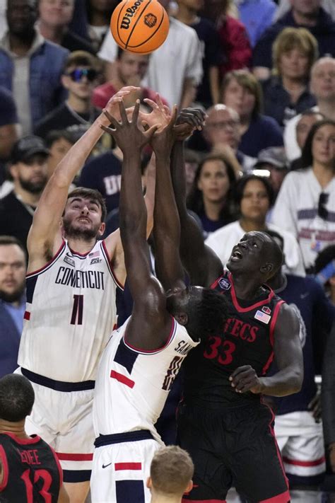 UConn holds off late San Diego State surge in title victory