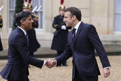 UK, France mend ties, leaders agree to tackle Channel boats