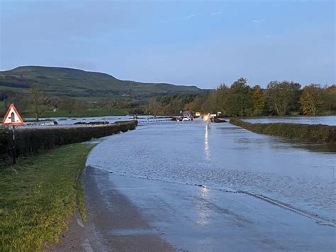 UK – Flood Rescues in Northern England After Rivers Overflow