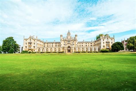 UK Universities Leading the Way in Sustainability - raincitystudios.com