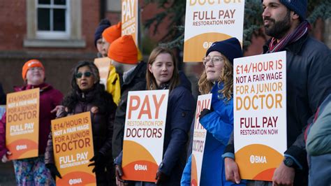 UK junior doctors begin 4-day strike, seeking hefty pay hike