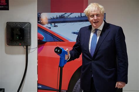 UK minister: China wins unless EU budges on post-Brexit electric car trade
