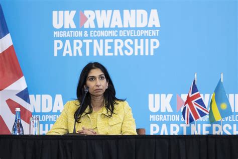UK minister in Rwanda to reinforce migrant deportation plan