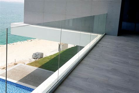 Ultimate Guide to Frameless Glass Railing Systems - balustradellc