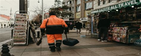 Ultimate Guide to Safety Clothing for Garbage Collectors … - raincitystudios.com