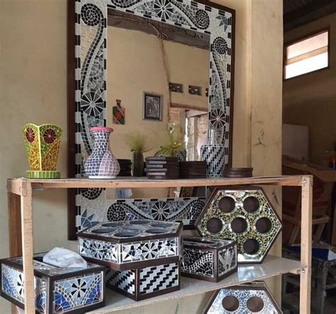 UMKM Kreatif Hadirkan Bingkai Hias dari Olahan Kaca Bekas Bernilai ... - balustradellc