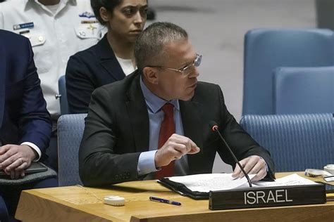 UN Security Council fails again to address Israel-Hamas war, rejecting US and Russian resolutions