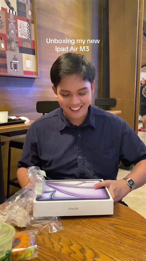 Unboxing my new blue Ipad. New year gift from my lovely ... - wintechmobiles.com