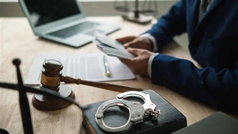 Understanding Criminal Law Defense for White-Collar Crimes - balustradellc