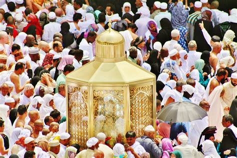 Understanding Eid-ul-Fitr and Eid-ul-Adha Festivals - balustradellc