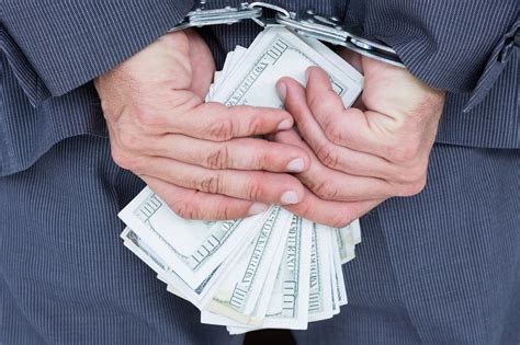 Understanding Embezzlement Charges | Edward R. Molari, Attorney at Law - balustradellc