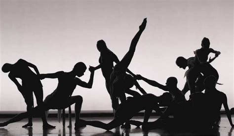 Understanding Performance Art Concepts - muktibox.com