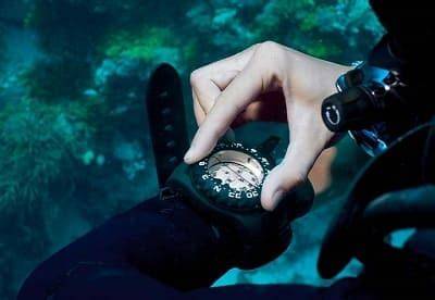 Underwater Navigation Equipment Used in Scuba Diving - raincitystudios.com