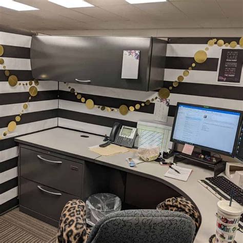 Unique Cubicle Decorations for a Motivating Work Environment - Next Luxury - balustradellc