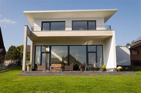 Unique living spaces: 20 cool houses with flat roofs - balustradellc