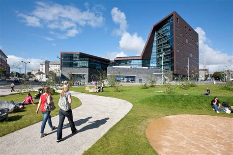 UNIVERSITY OF PLYMOUTH