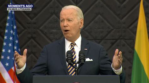 UPDATE 1-Biden Wraps Up