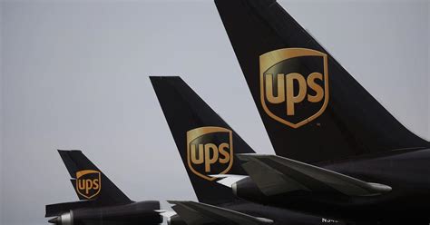 UPS pilots vow to not cross strike picket lines