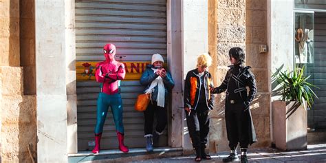 Urban Chronicles: Candid Travel Photography Tips - balustradellc