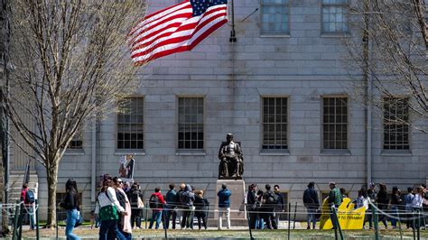 US Justice Halts Trump's Administration Pressure to Remove Emigration Tracking Applications