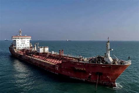 US Navy says Iran seizes Panama-flagged oil tanker in Strait of Hormuz, second ship taken by Tehran in recent days
