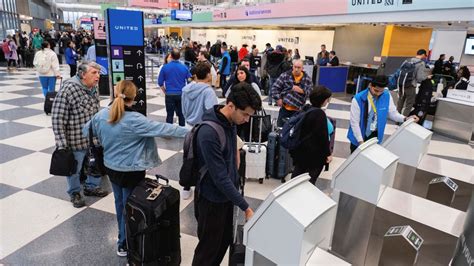 US airports on track for ‘busiest ever’ Thanksgiving season