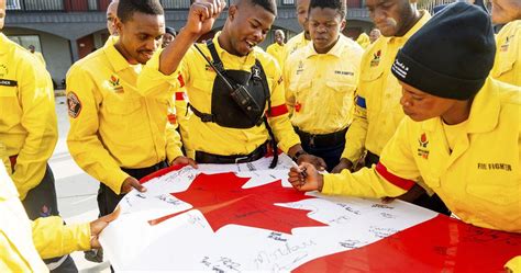 US and South African firefighters to battle wildfires in Canada
