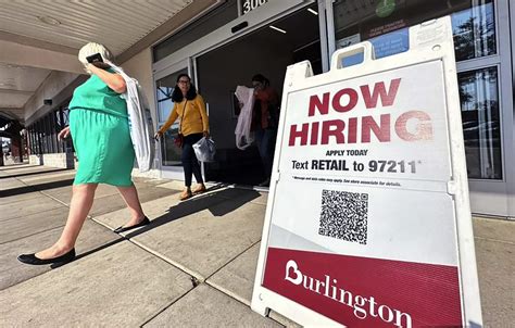 US applications for jobless benefits fall to lowest level in nearly 8 months