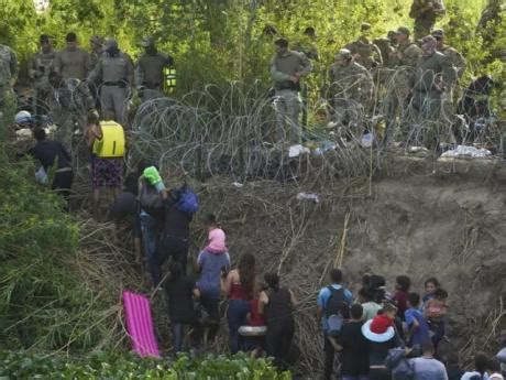 US to limit asylum at Mexico border as COVID-19 restrictions end