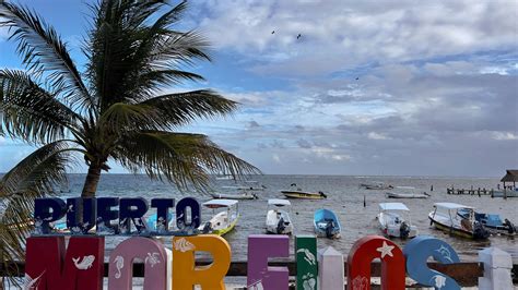 US tourist shot in leg at Mexican resort of Puerto Morelos