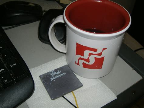 USB Heater (or How to Upgrade Your Coffee Cup)