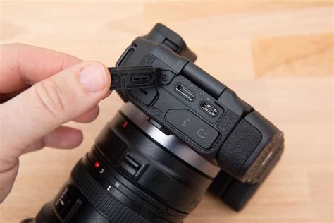 USB-C Cable for charging Canon EOS RP : r/canon - balustradellc