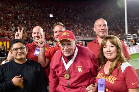 USC’s oldest-living football player and his ‘magical’ 100th birthday