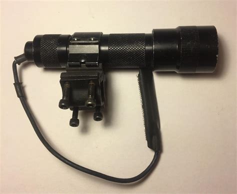 USED Surefire Weapon Light w/ Mount and Pressure pad BATTERIES …