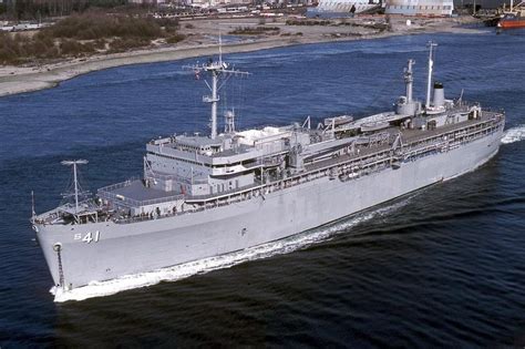 USS McKee (AS-41) - Wikipedia