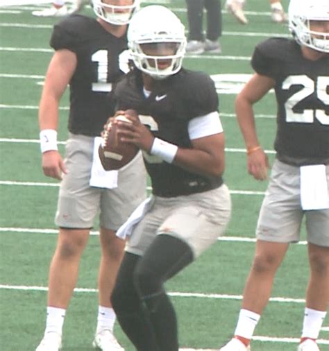 UT spring football: QBs 'need to be clean' for Saturday's Orange and White game
