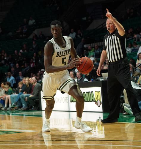 Oct 16, 2023 · ESPN has the full 2023-24 UAB Blazers Regular Season NCAAM schedule. Includes game times, TV listings and ticket information for all Blazers games.