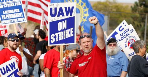 Sep 22, 2023 · The UAW began striking on 15 September through a “stand up” strike strategy with walkouts at targeted plants to keep the automakers guessing. Three plants with about 13,000 workers walked out ... 