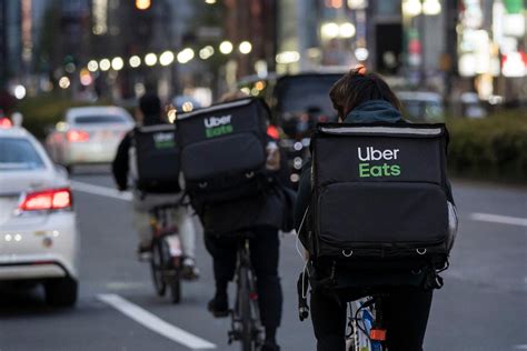 Uber delivery driver. Uber's Community Guidelines. Our Community Guidelines were developed to help make every experience feel safe and respectful. Whether you’re a driver or a rider, JUMP user or delivery person, restaurant or Uber Eats customer, everyone is expected to treat everyone else with respect, help keep one another safe, and follow the law. 
