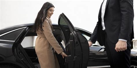 Uber premier. Transportation options have never been quite as diverse as they are in today’s fast-moving world. One relatively recent addition to the scene is Uber, which connects drivers and ri... 