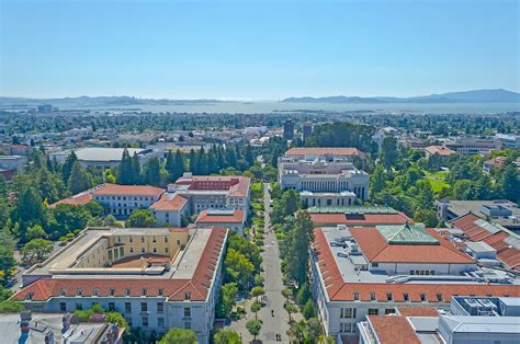 The University of California, Berkeley Master of Analytics degree trains students to build cutting-edge data and quantitative skills, preparing them for exciting roles in industry. There is a very high demand for analytics professionals who have the ability to analyze large amounts of data and offer solutions critical for success..