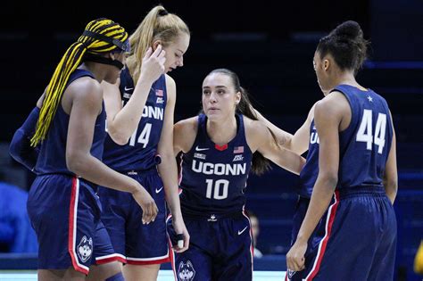 Oct 17, 2023 · UConn women’s basketball landed at No. 2 in the AP Preseason Poll, which came out on Tuesday. The Huskies were behind defending champions LSU and picked up one first-place vote. Despite its ... . 