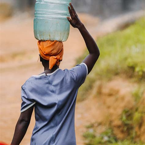 Uganda Clean Water Access 2000-2024 MacroTrends