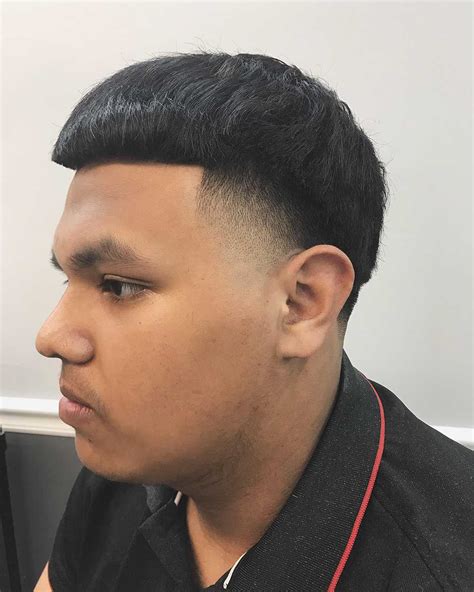 Ugly edgar cut. Angel Gonzalez, a 16-year-old high school student, was in the barbershop getting an Edgar cut from Hernandez. Gonzalez said he learned about the haircut when he was in 7th or 8th grade on TikTok. 