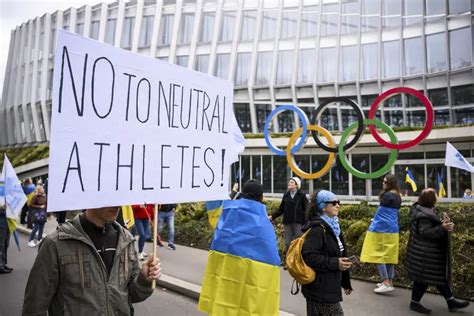 Ukraine bars national sports teams from events with Russians