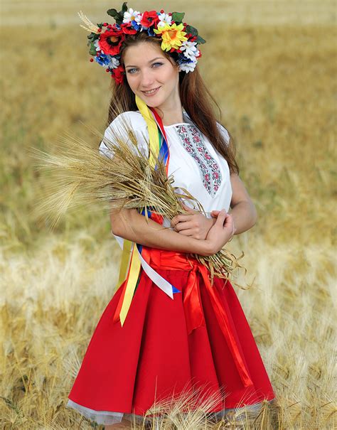 The East Slavic nation constituting the native population of Ukraine; the sixth-largest nation in Europe. According to the concept of nationality dominant in .... 