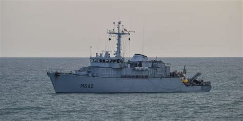 Ukraine strikes deal to get 2 Royal Navy minehunters from UK