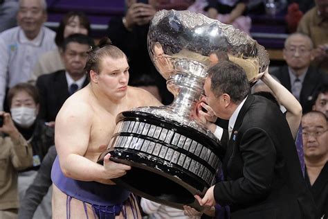 Ukrainian Sumo Wrestler  Takes home  Back-to-back Win