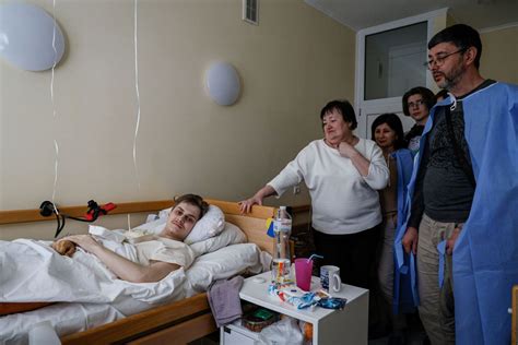 Ukrainian trauma surgeon operates on soldiers all day long amid Russia’s war
